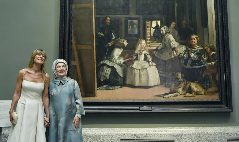 Emine Erdoğan, İspanya Başbakanı Sanchez’in eşiyle müze gezdi